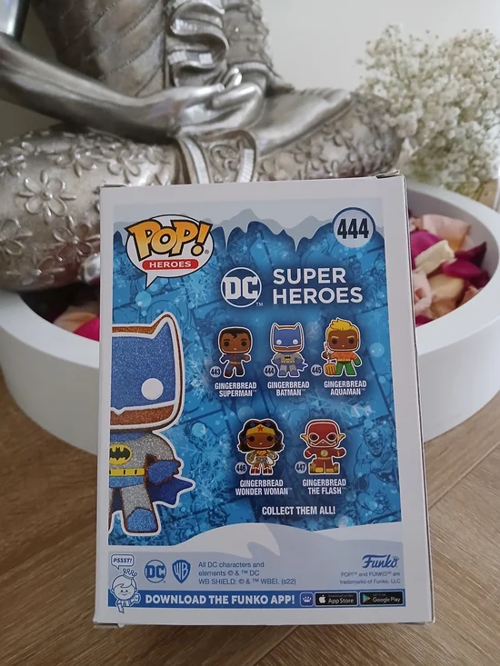 🔥NIB Funko Pop DC Super Heroes Gingerbread Batman Diamond Collection #444 - Picture 3 of 7